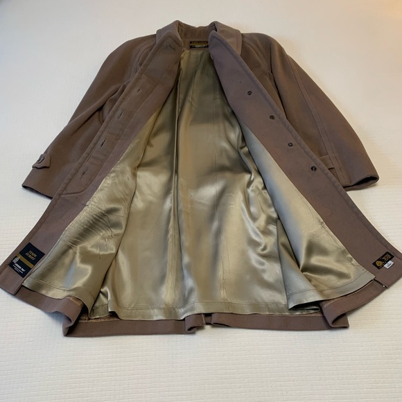Vintage London Fog ‘Tempo Europa’ camel colored 100% wool coat - Picture 9 of 16